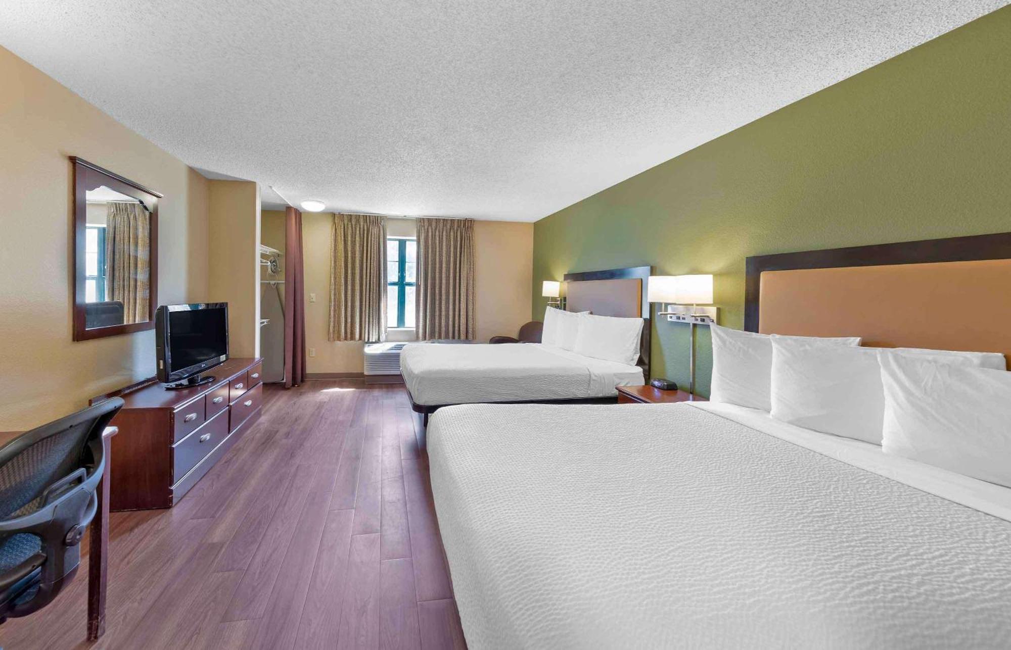 Extended Stay America Select Suites - Milwaukee - Wauwatosa Exterior photo