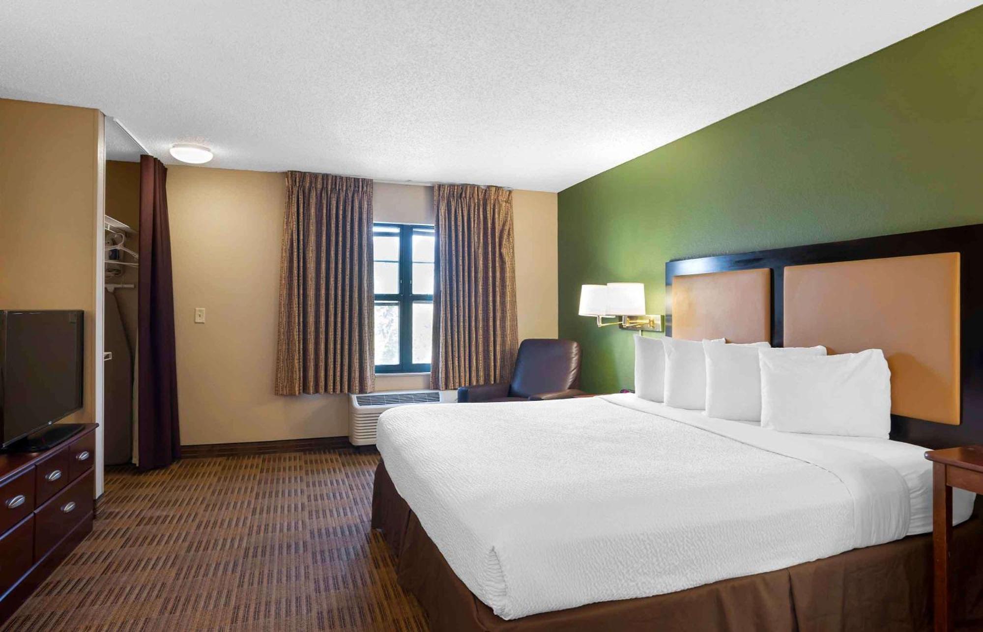 Extended Stay America Select Suites - Milwaukee - Wauwatosa Exterior photo