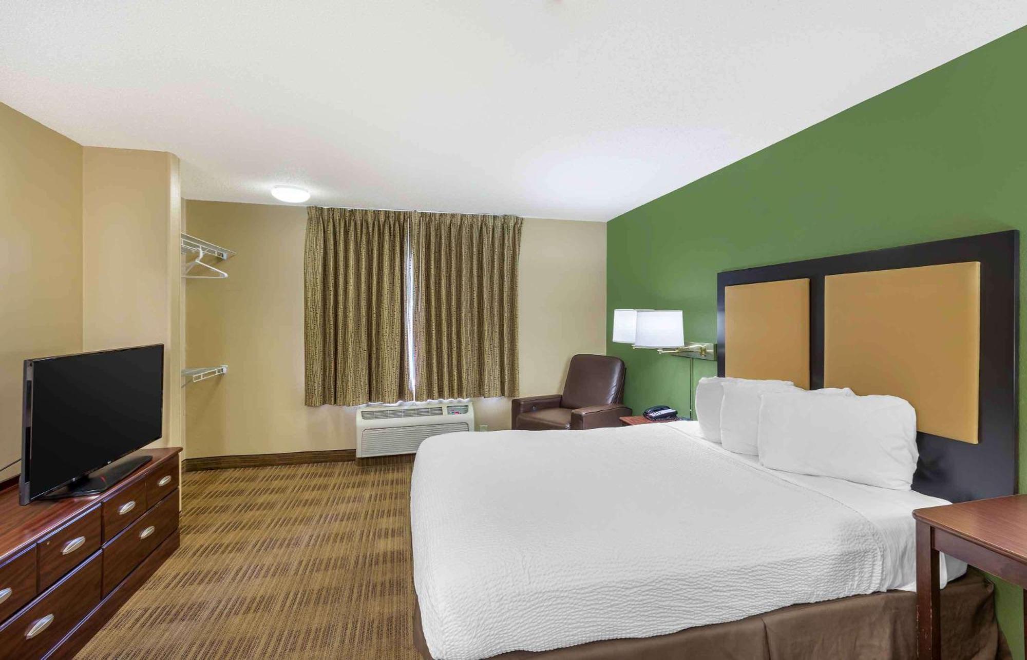 Extended Stay America Select Suites - Milwaukee - Wauwatosa Exterior photo