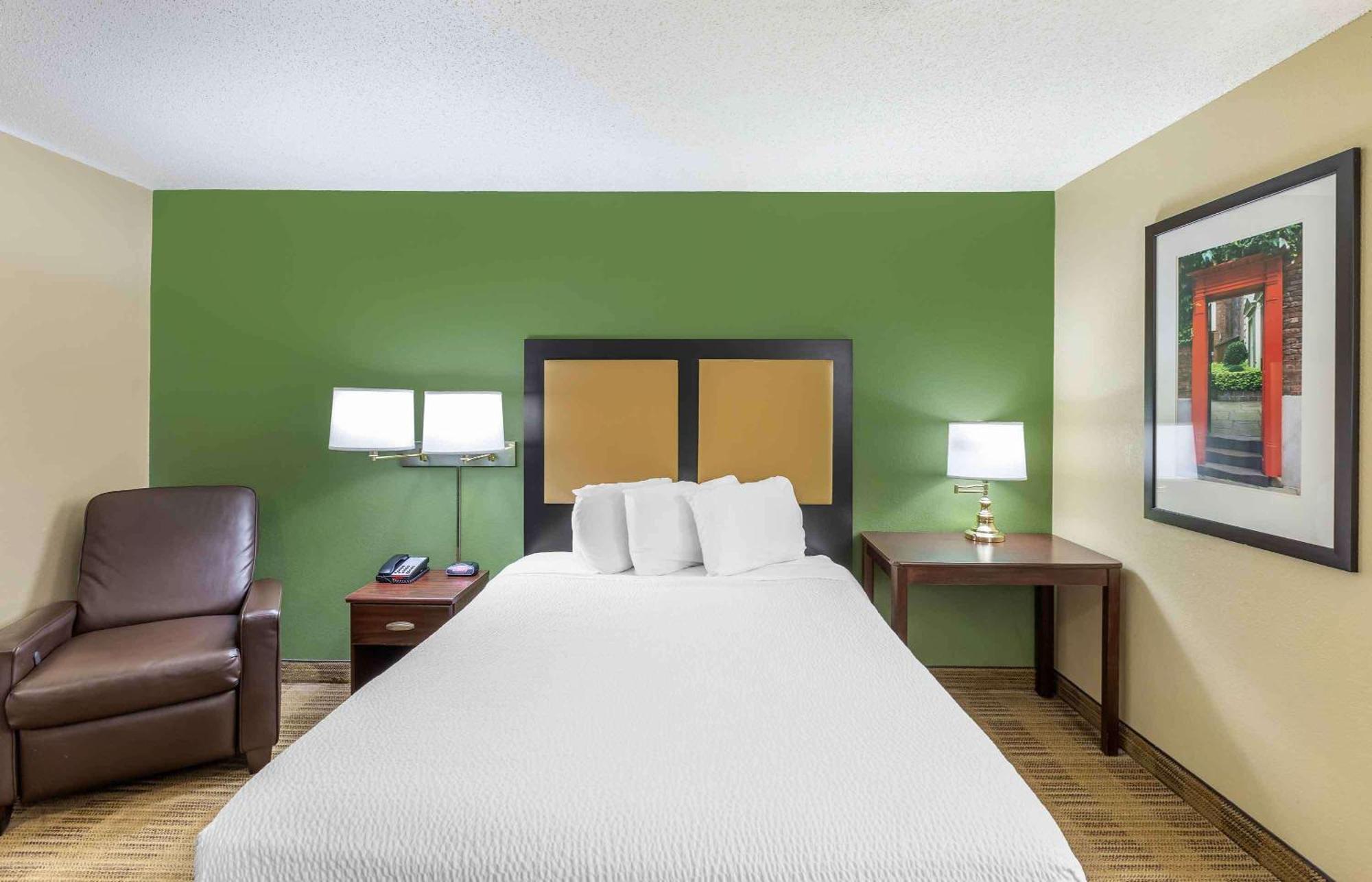Extended Stay America Select Suites - Milwaukee - Wauwatosa Exterior photo