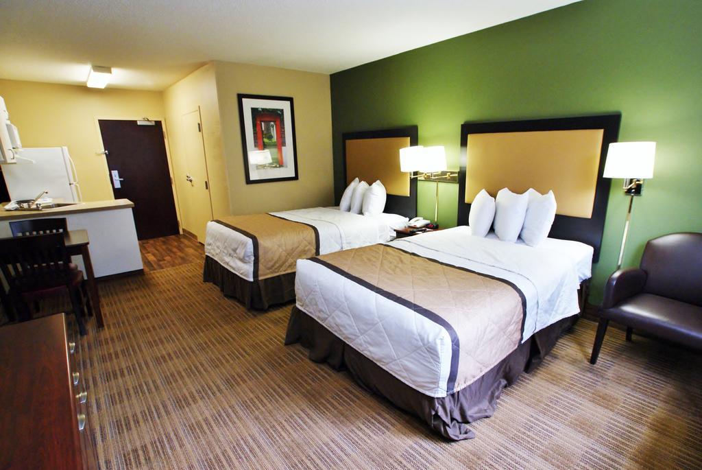 Extended Stay America Select Suites - Milwaukee - Wauwatosa Exterior photo