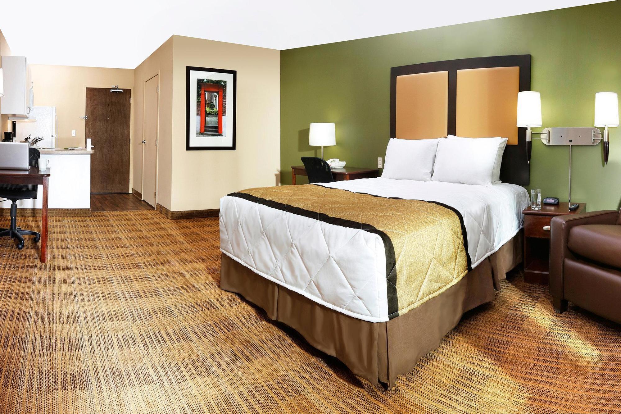 Extended Stay America Select Suites - Milwaukee - Wauwatosa Exterior photo