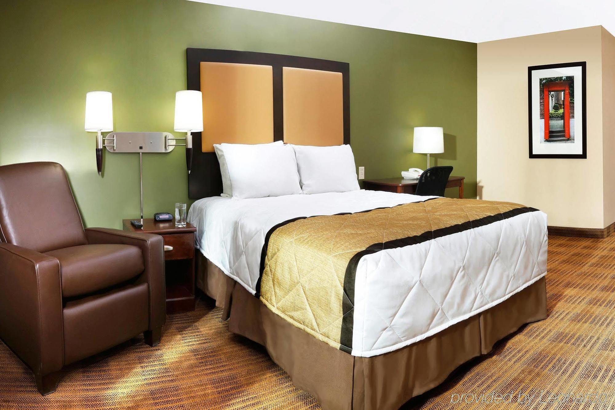 Extended Stay America Select Suites - Milwaukee - Wauwatosa Exterior photo