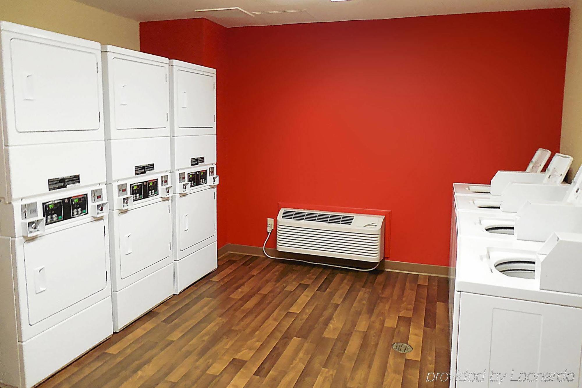 Extended Stay America Select Suites - Milwaukee - Wauwatosa Exterior photo